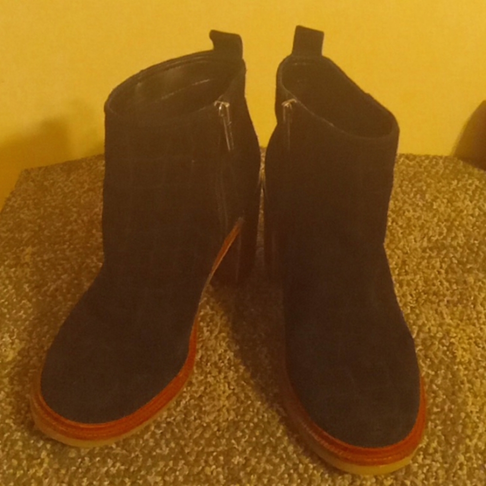 Vince Camuto Gorgan high heel ankle boot in black suede size 7 - Picture 2 of 7